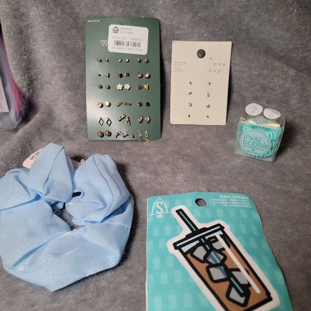 Wild Fable A New Day Invisi Bobble Girls Gold Blue Vinyl Sticker Accessories Set